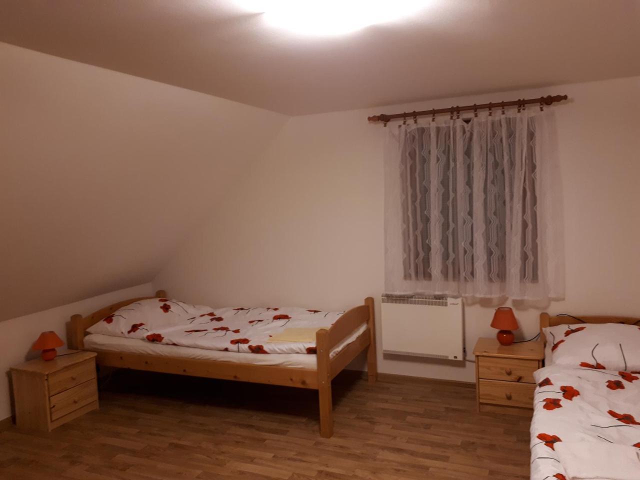 Podkrovi V Jihoceskem Statku Nemejice 外观 照片